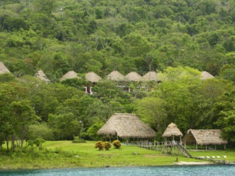 Camino Real Tikal‎ El Remate